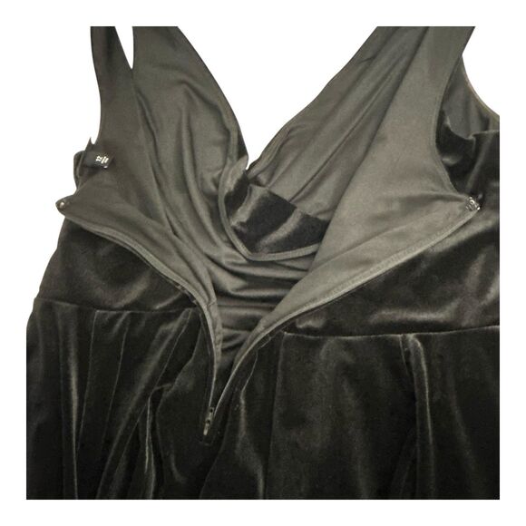 Torrid Black Velvet Surplice Dress A-line Sleeveless V-neck Party Prom Size 12 - Picture 13 of 16